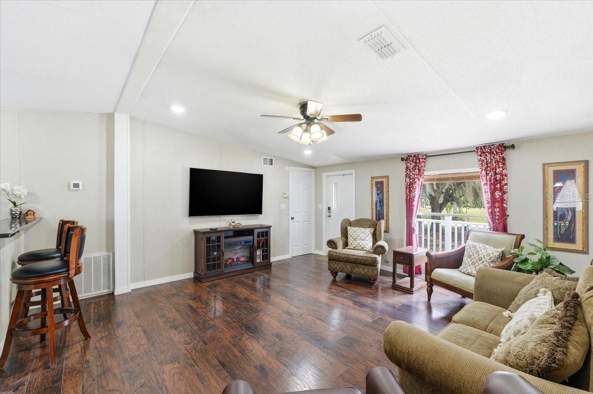 OAKRIDGE ESTATES - Residential