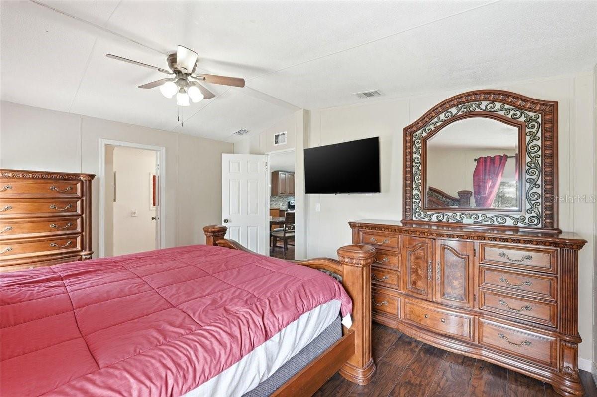 OAKRIDGE ESTATES - Residential