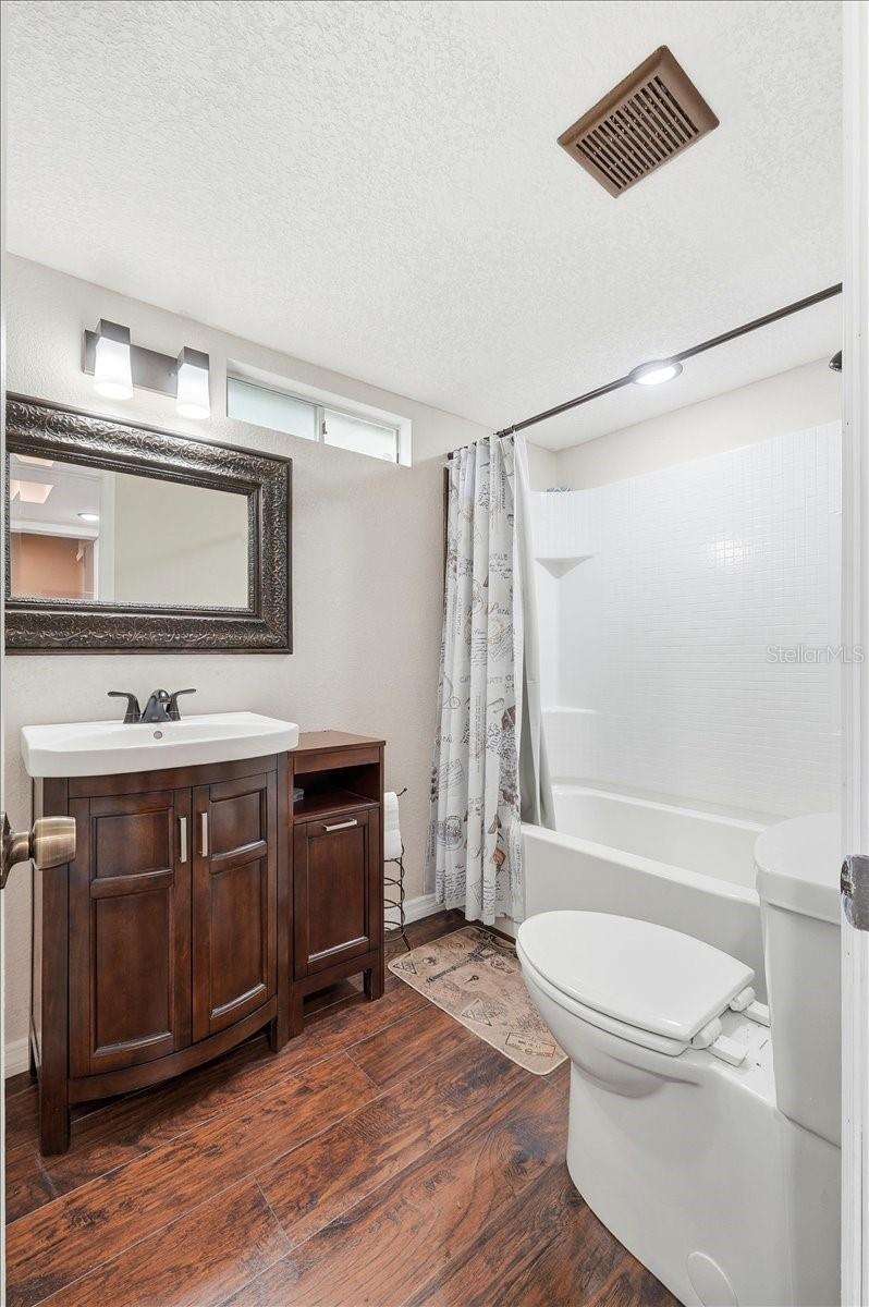 OAKRIDGE ESTATES - Residential