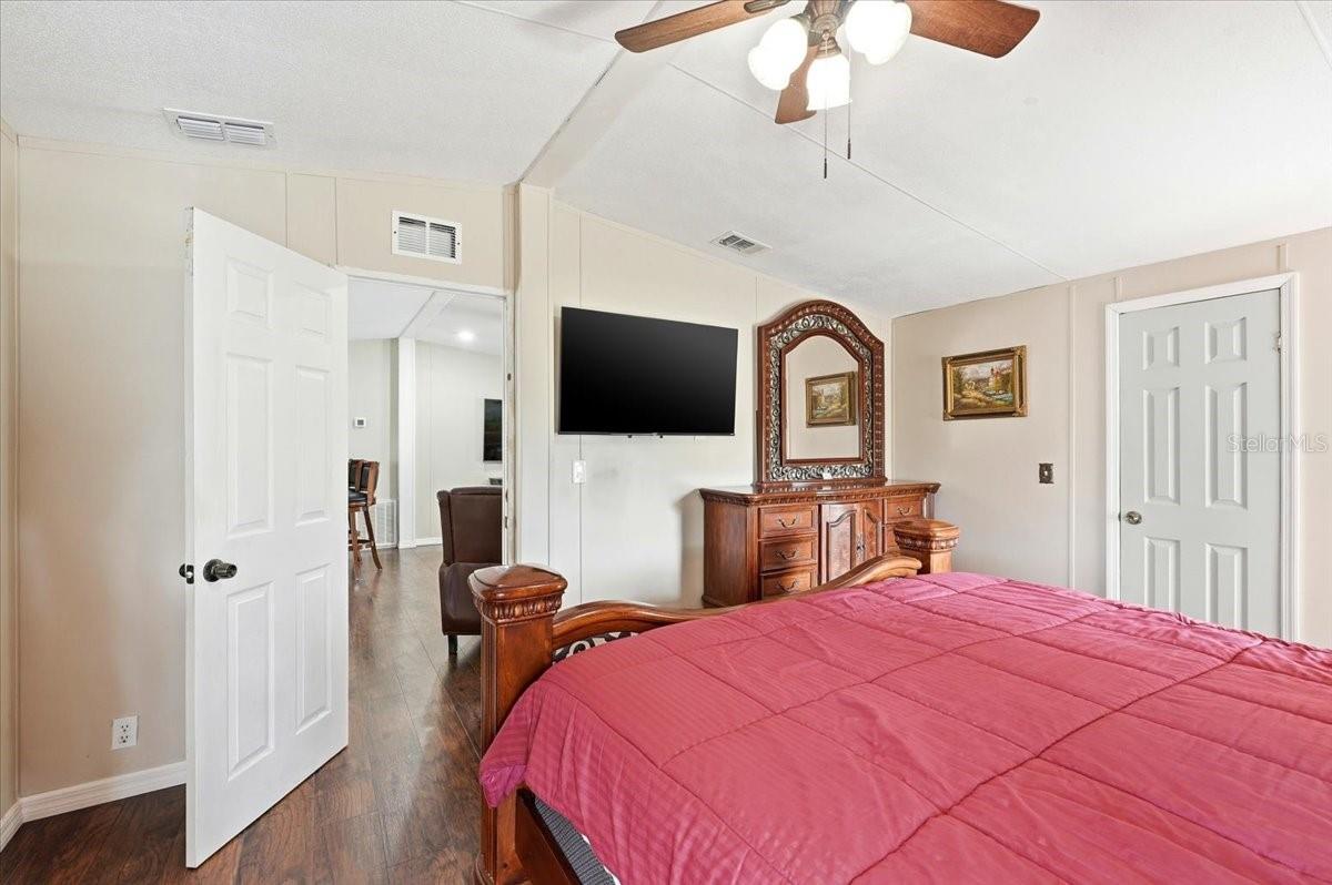 OAKRIDGE ESTATES - Residential