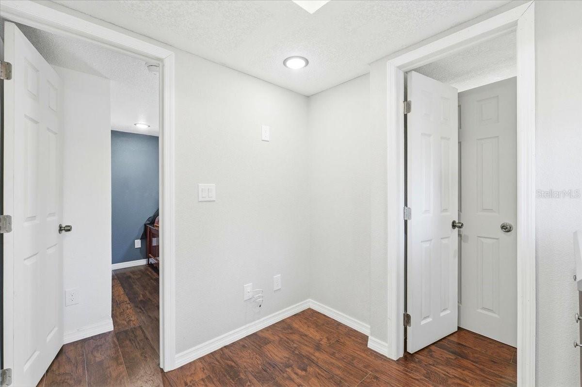 OAKRIDGE ESTATES - Residential