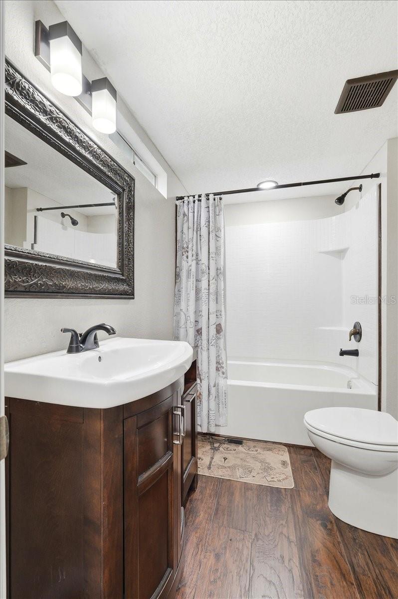 OAKRIDGE ESTATES - Residential