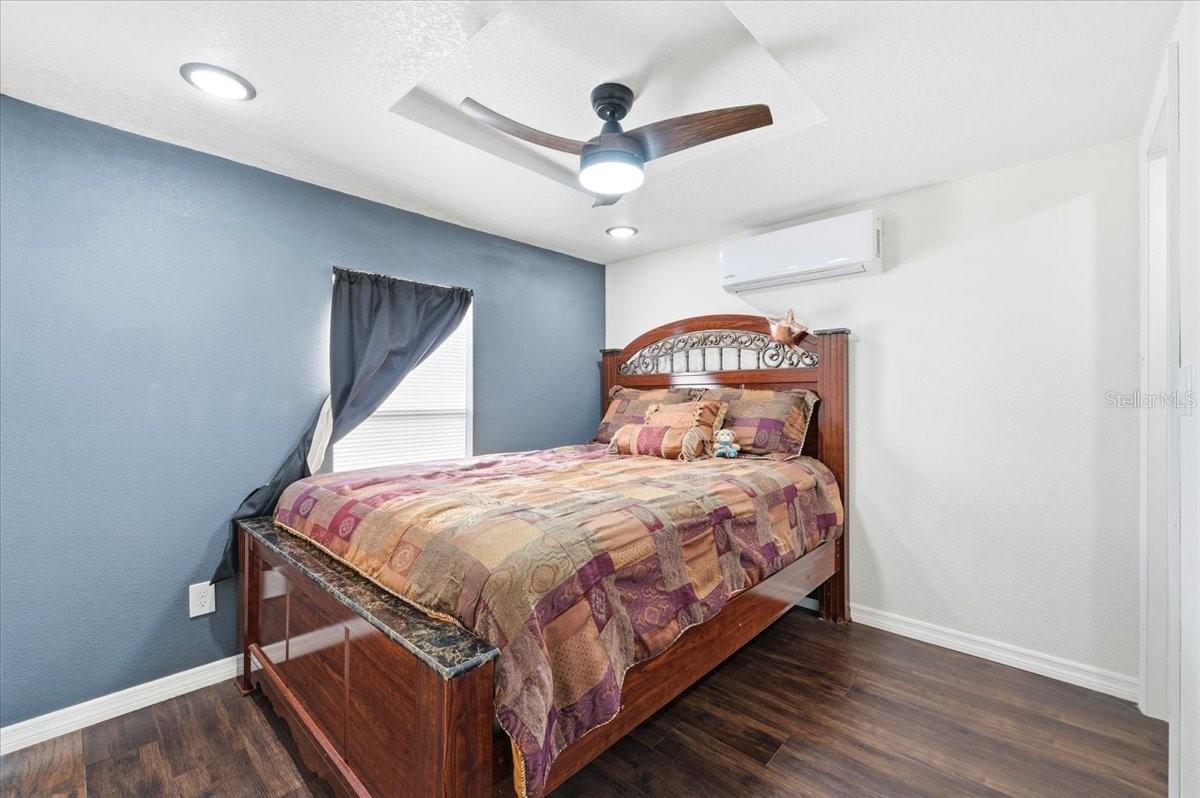 OAKRIDGE ESTATES - Residential