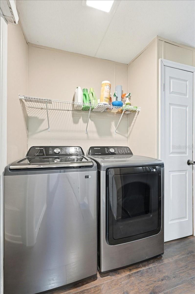 OAKRIDGE ESTATES - Residential