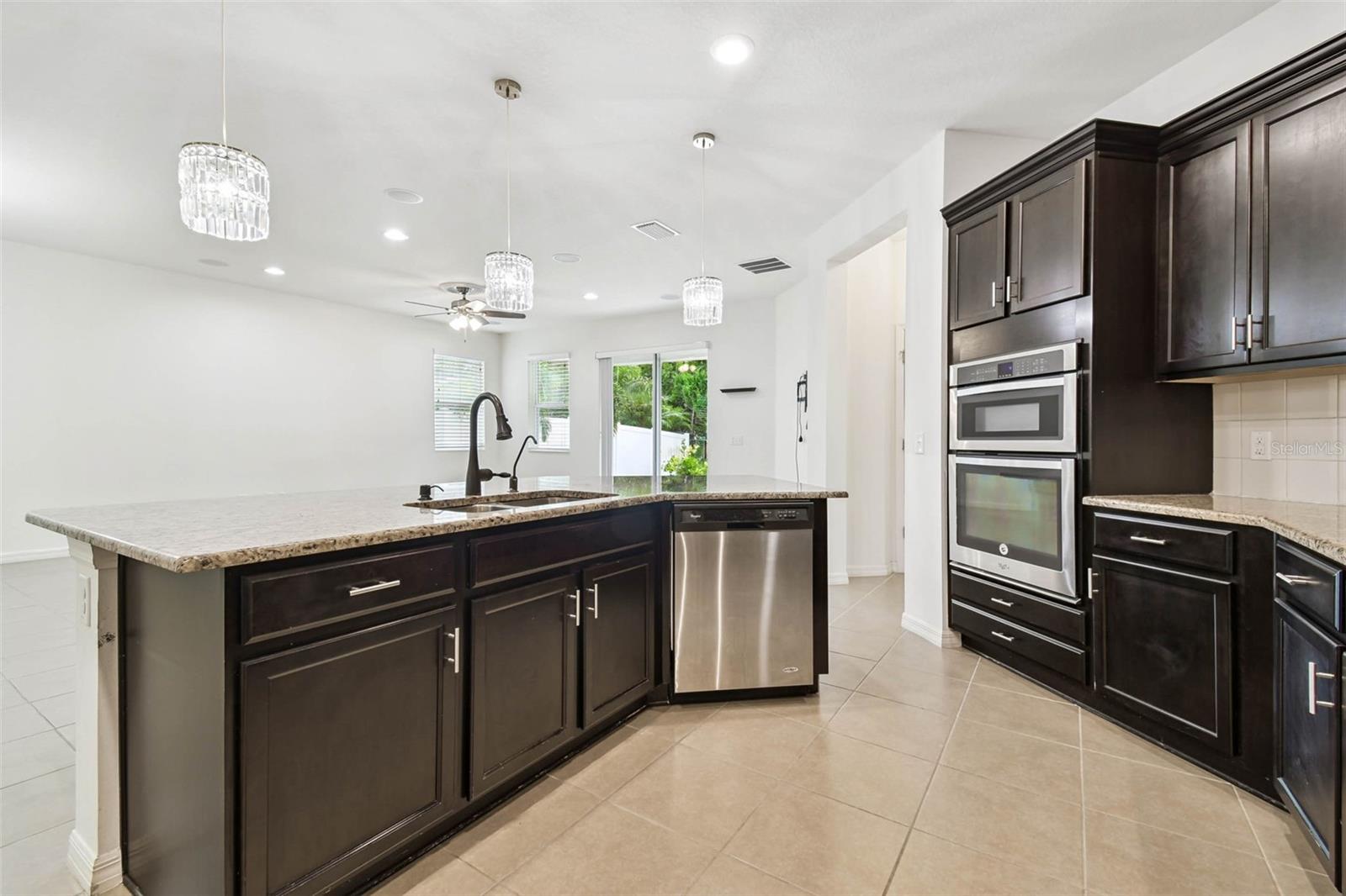 VILLAGES/TRINITY LAKES - Residential Lease