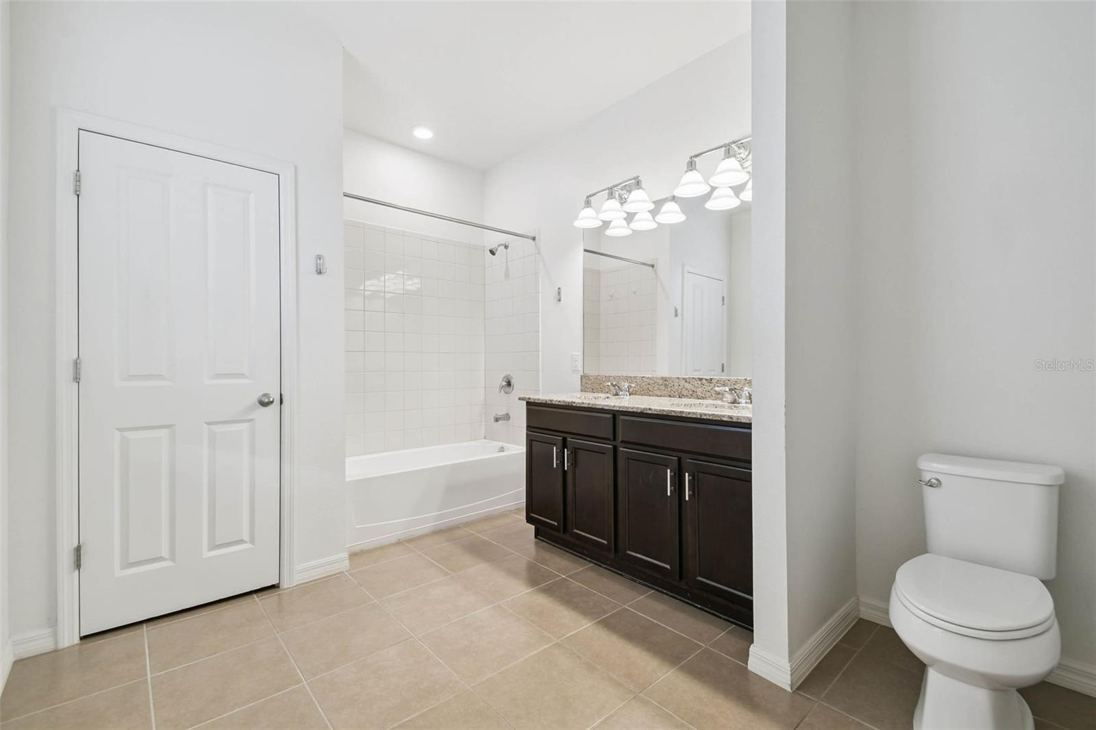 VILLAGES/TRINITY LAKES - Residential Lease