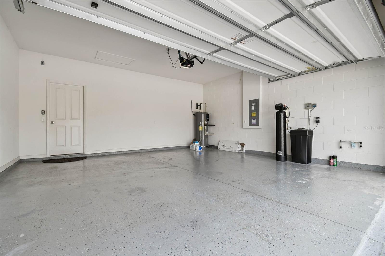 VILLAGES/TRINITY LAKES - Residential Lease