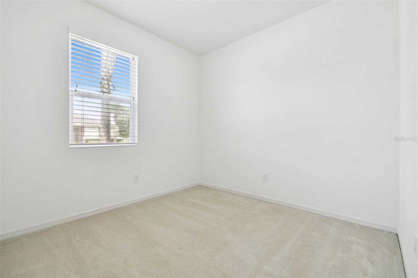 VILLAGES/TRINITY LAKES - Residential Lease