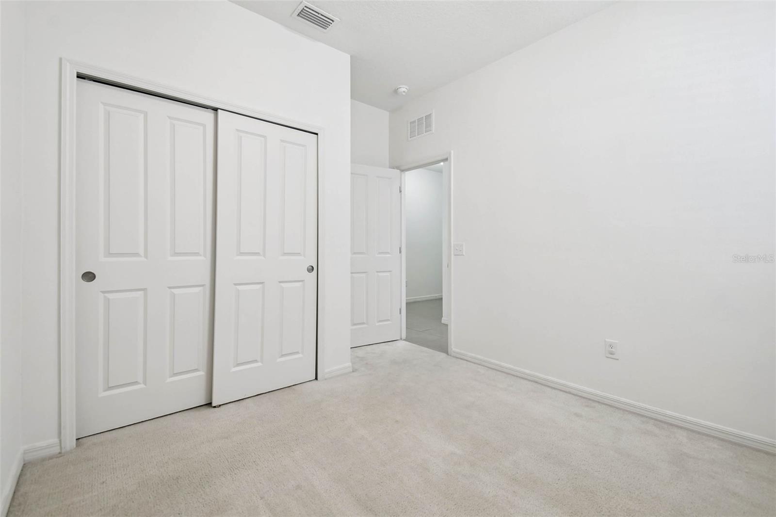 VILLAGES/TRINITY LAKES - Residential Lease