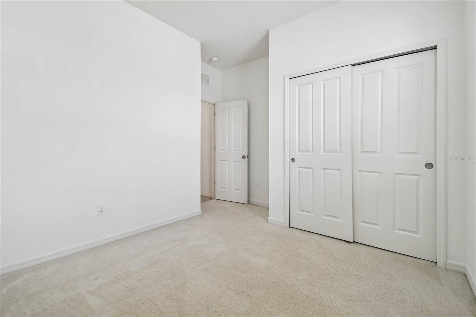 VILLAGES/TRINITY LAKES - Residential Lease