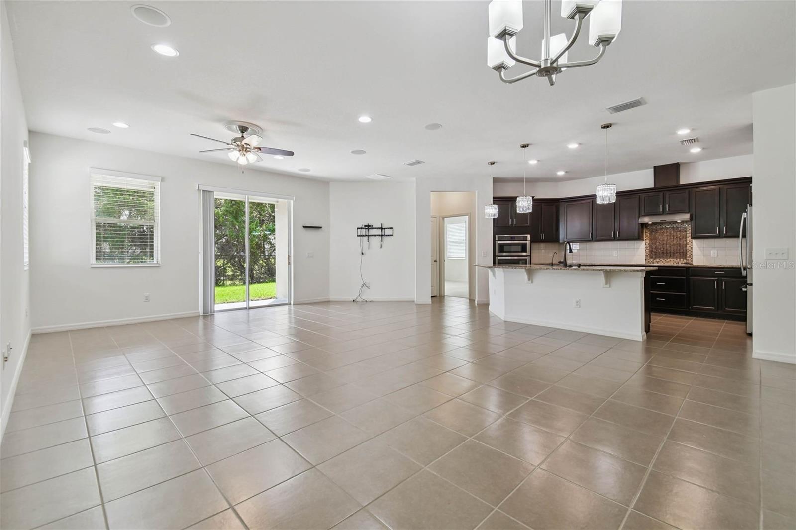 VILLAGES/TRINITY LAKES - Residential Lease