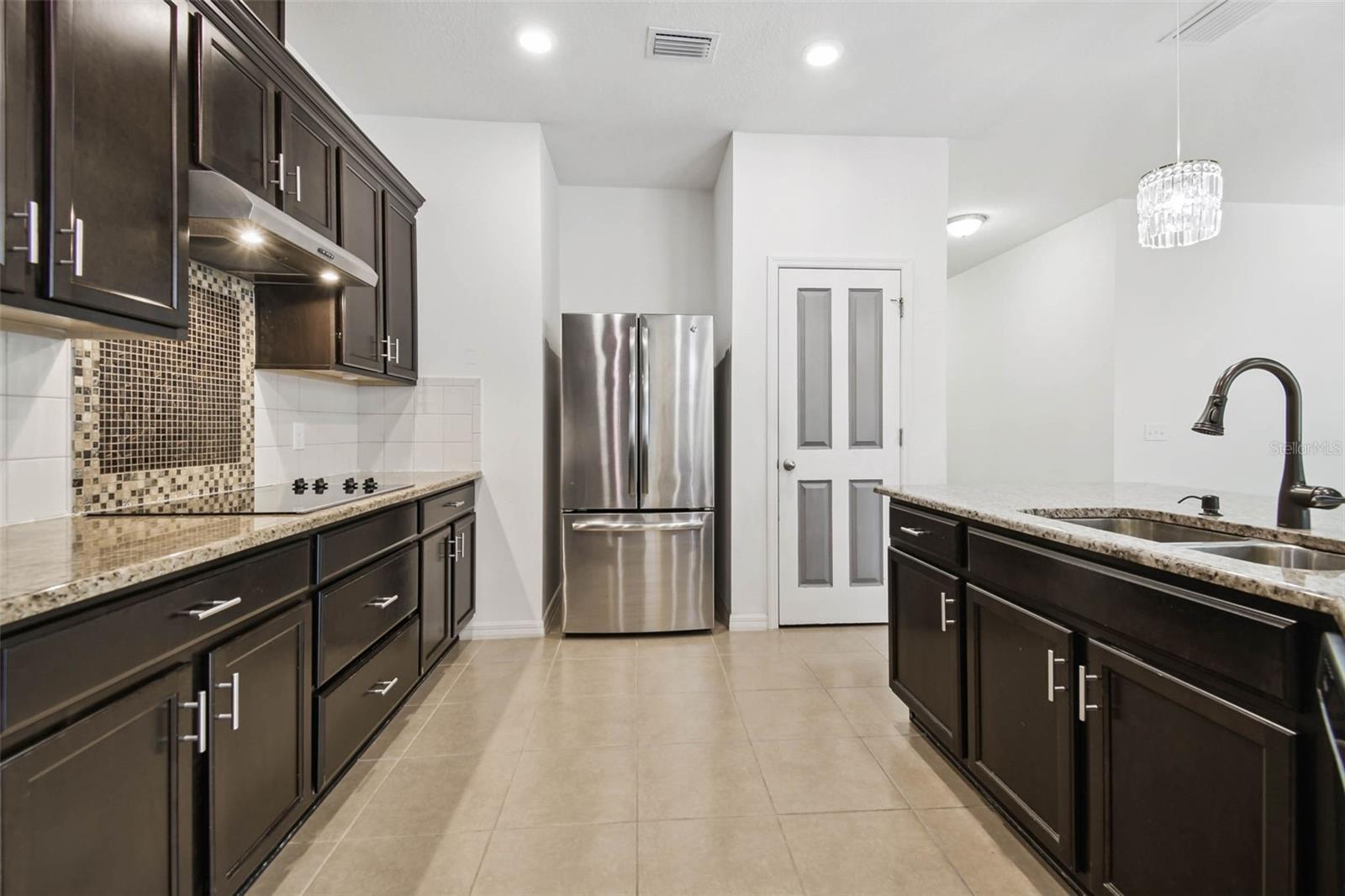 VILLAGES/TRINITY LAKES - Residential Lease