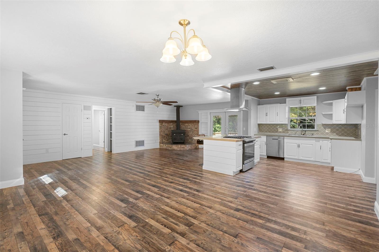 1427 - SEC 29 TWP 17S RNG 30E ALL OF - Residential