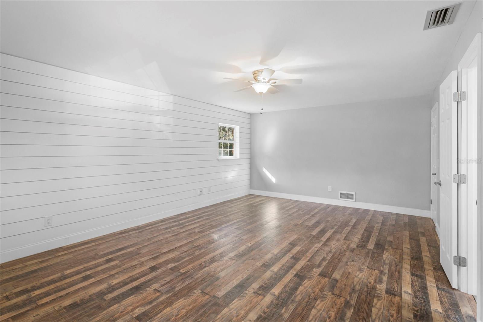 1427 - SEC 29 TWP 17S RNG 30E ALL OF - Residential