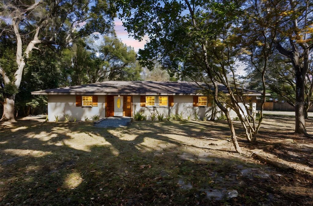 Photo of 1385 E Taylor Road, Deland, FL 32720 (MLS # O6375335)