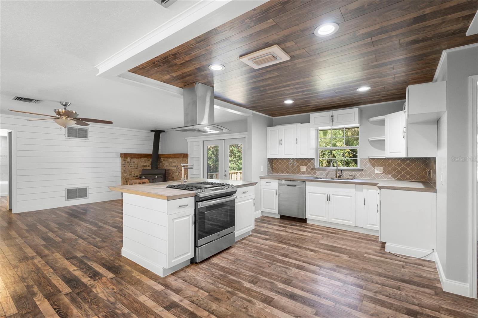 1427 - SEC 29 TWP 17S RNG 30E ALL OF - Residential