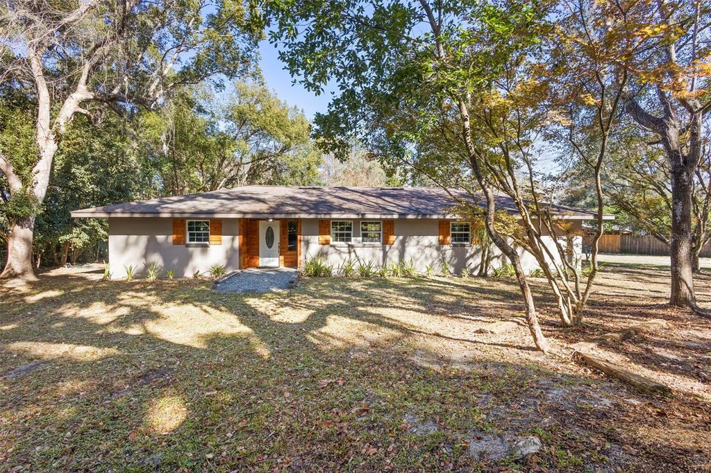Photo of 1385 E Taylor Road, Deland, FL 32720 (MLS # O6375335)