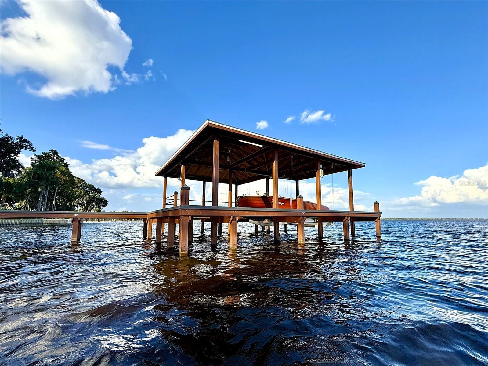 WALK/WATER LAKE ESTATES PH 3 UN 4 - Residential