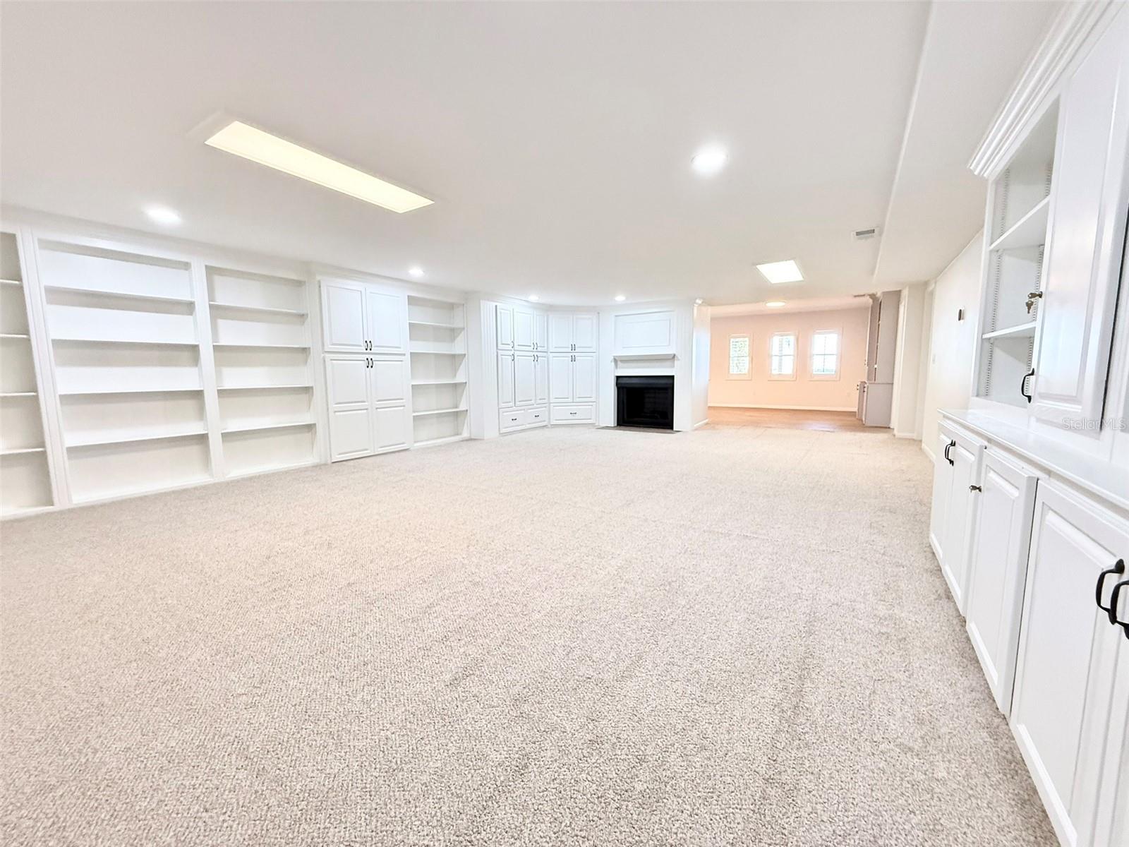 WALK/WATER LAKE ESTATES PH 3 UN 4 - Residential