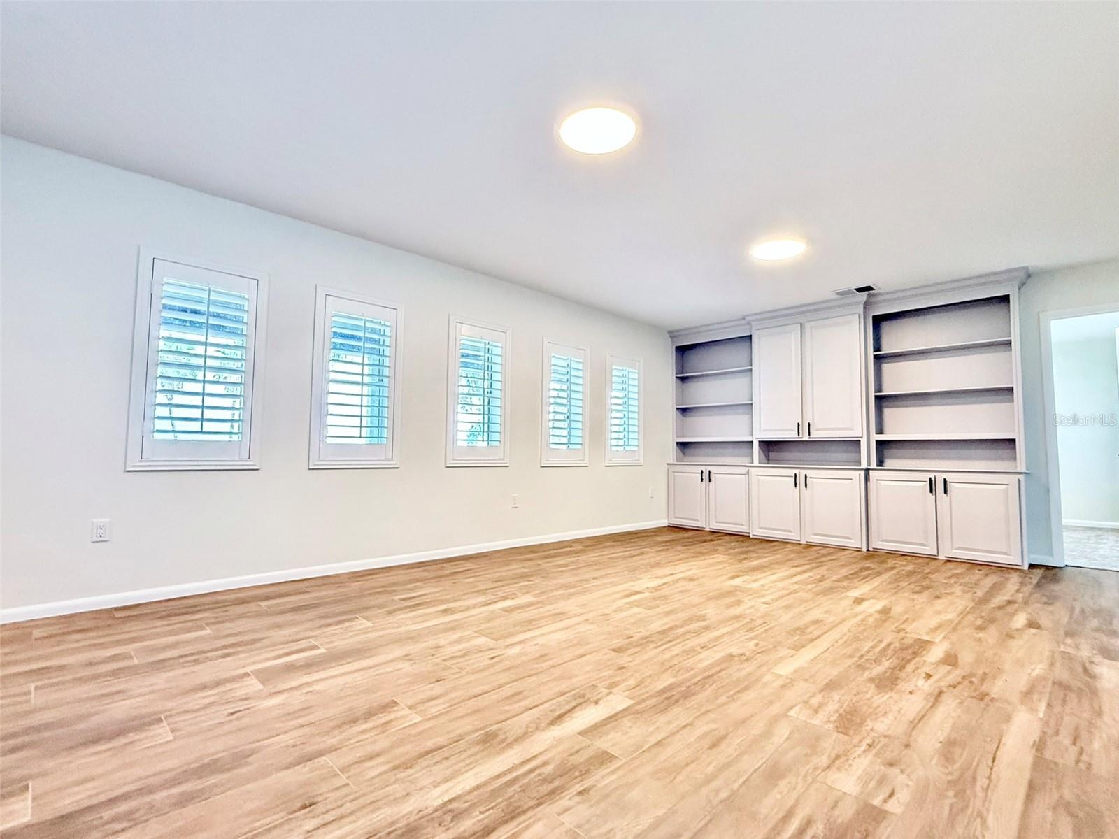 WALK/WATER LAKE ESTATES PH 3 UN 4 - Residential