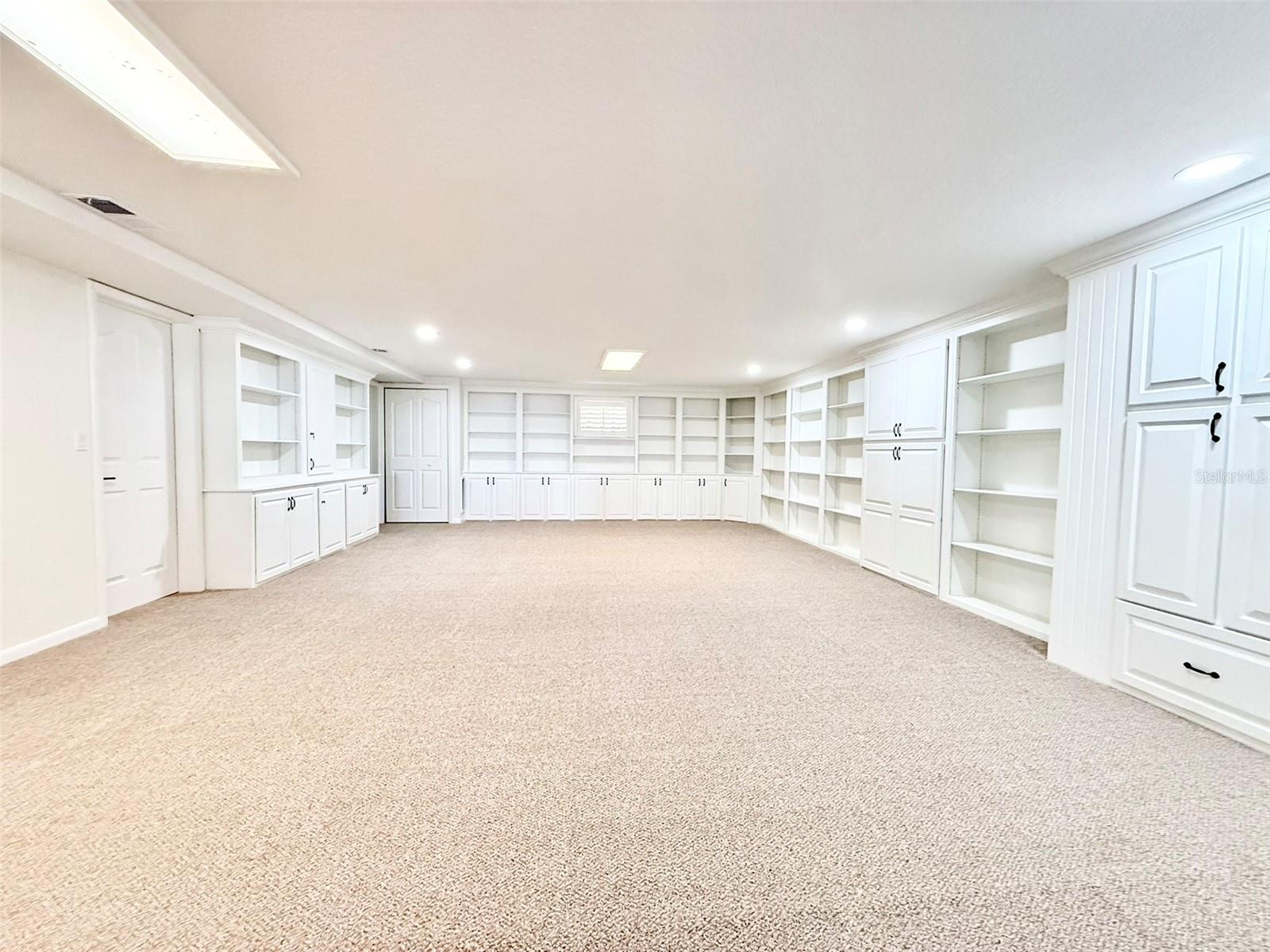 WALK/WATER LAKE ESTATES PH 3 UN 4 - Residential