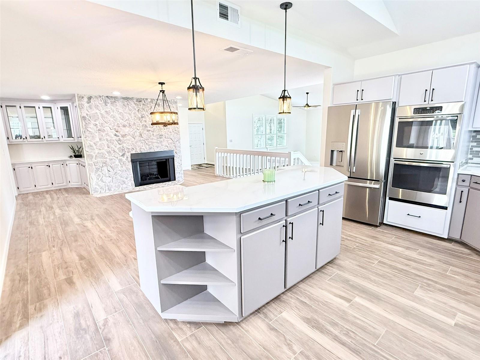 WALK/WATER LAKE ESTATES PH 3 UN 4 - Residential