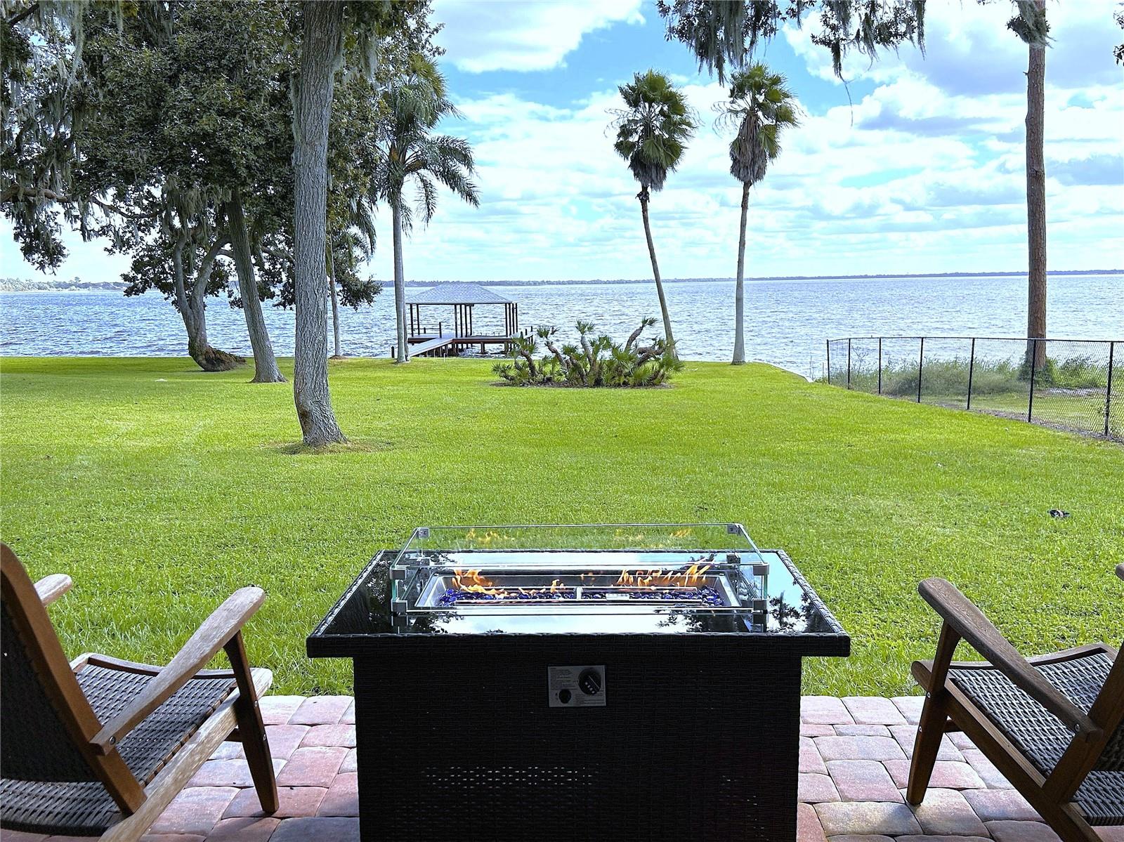 WALK/WATER LAKE ESTATES PH 3 UN 4 - Residential