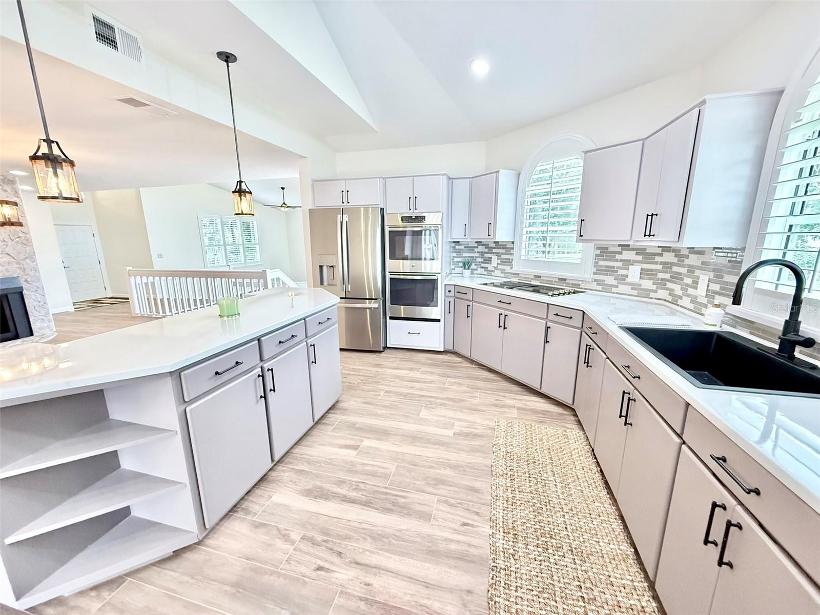 WALK/WATER LAKE ESTATES PH 3 UN 4 - Residential