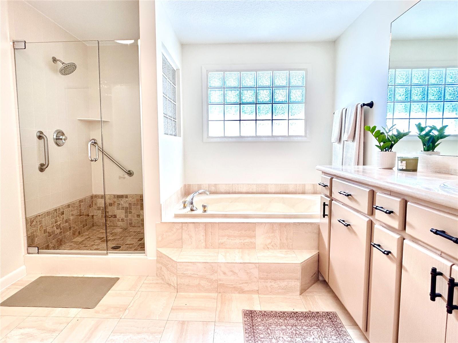 WALK/WATER LAKE ESTATES PH 3 UN 4 - Residential