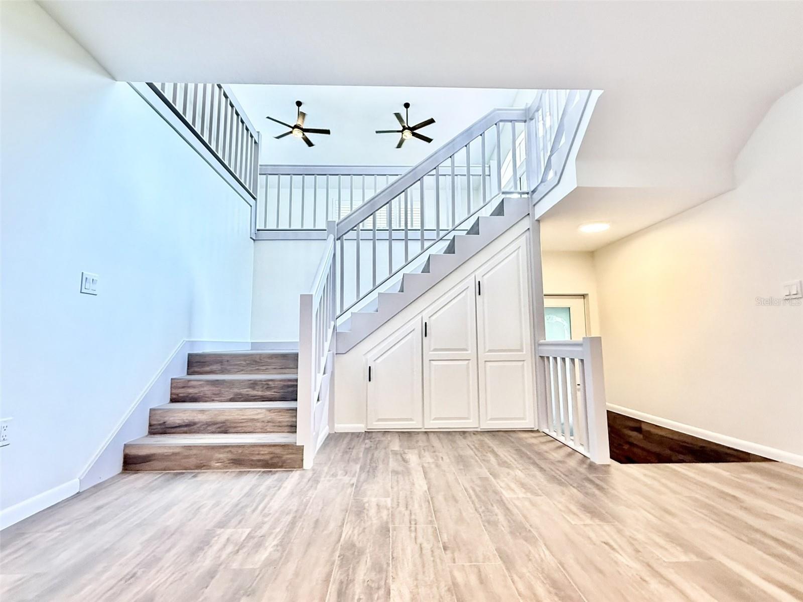 WALK/WATER LAKE ESTATES PH 3 UN 4 - Residential