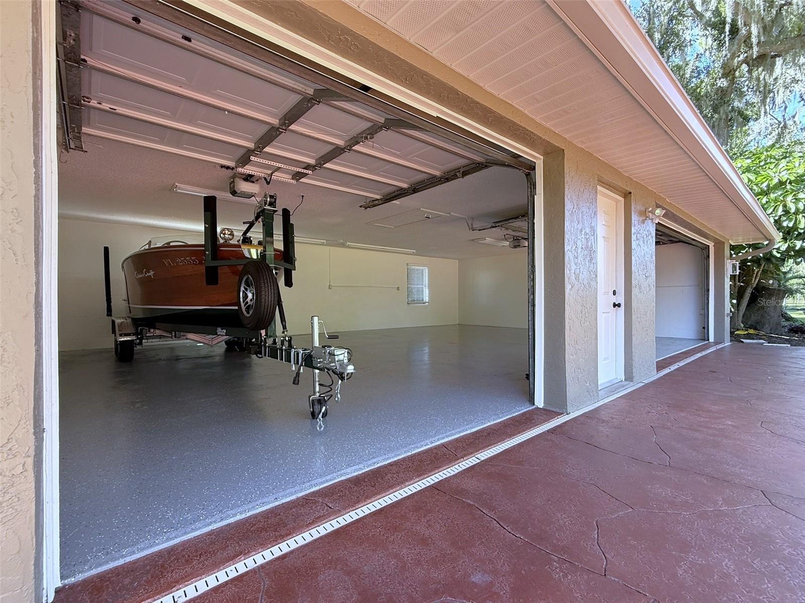 WALK/WATER LAKE ESTATES PH 3 UN 4 - Residential