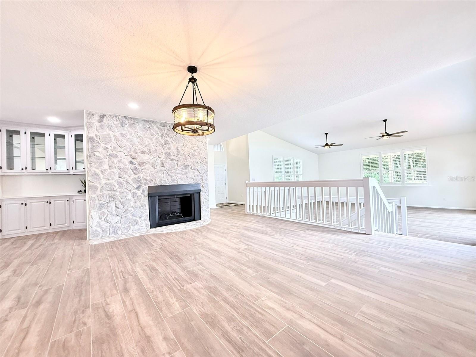 WALK/WATER LAKE ESTATES PH 3 UN 4 - Residential