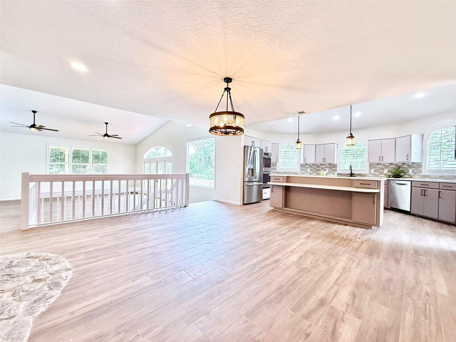 WALK/WATER LAKE ESTATES PH 3 UN 4 - Residential