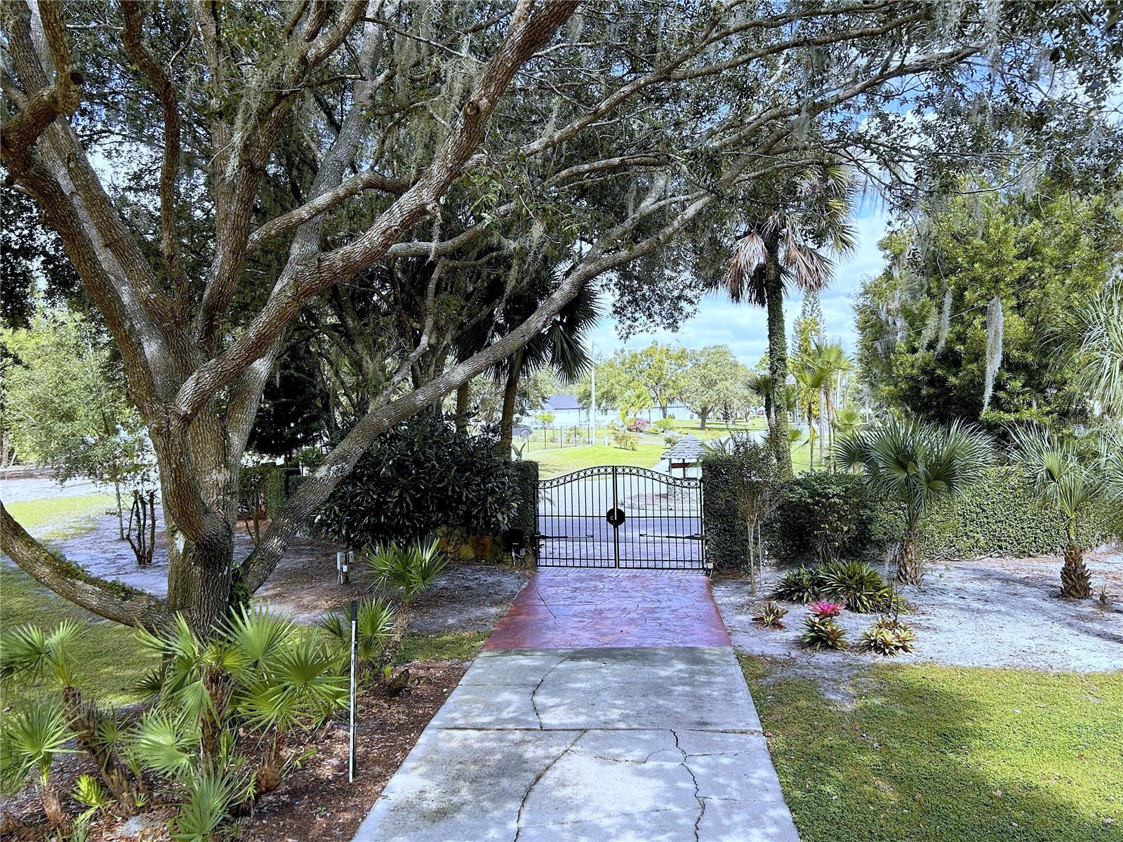 WALK/WATER LAKE ESTATES PH 3 UN 4 - Residential