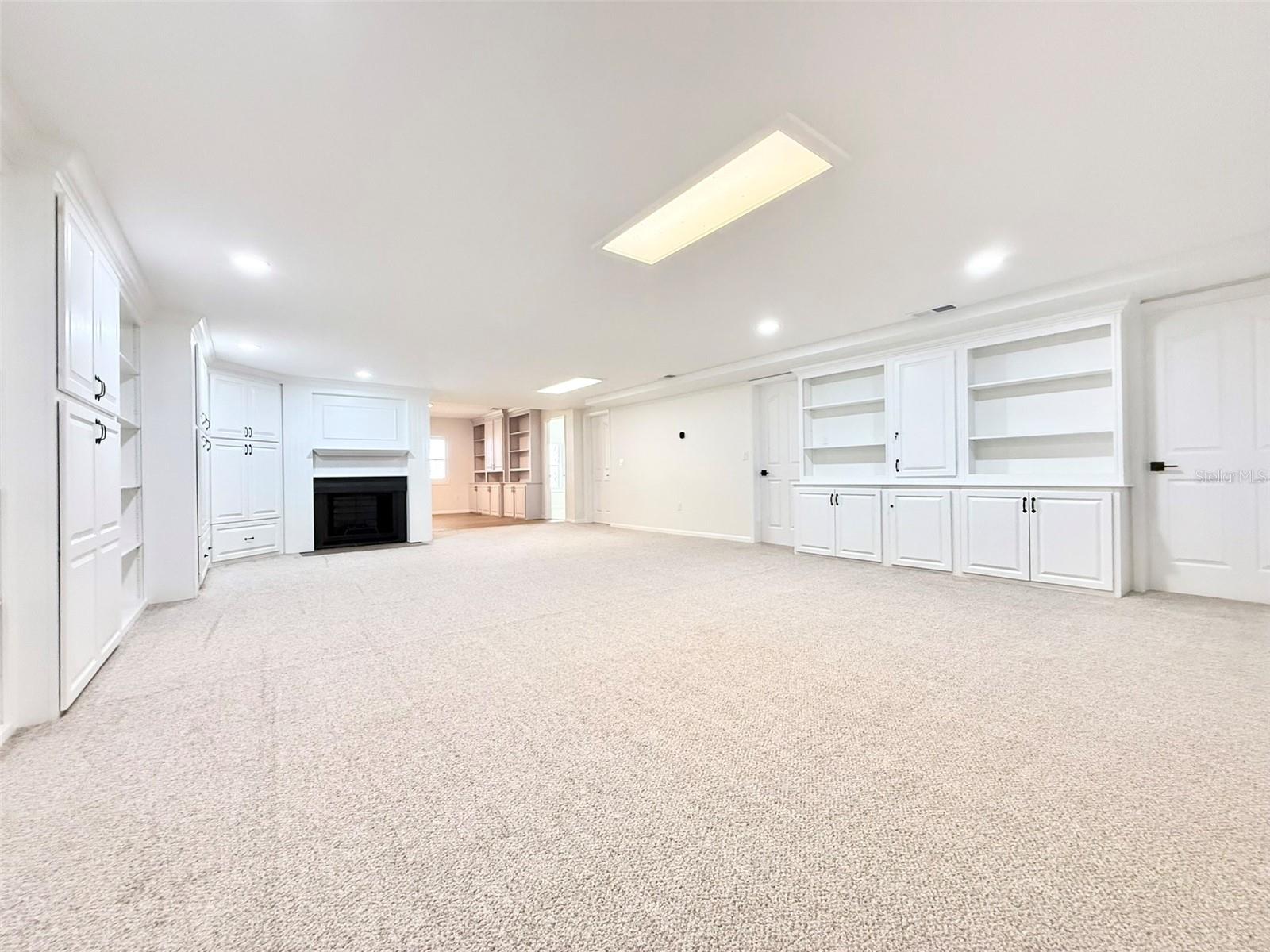 WALK/WATER LAKE ESTATES PH 3 UN 4 - Residential