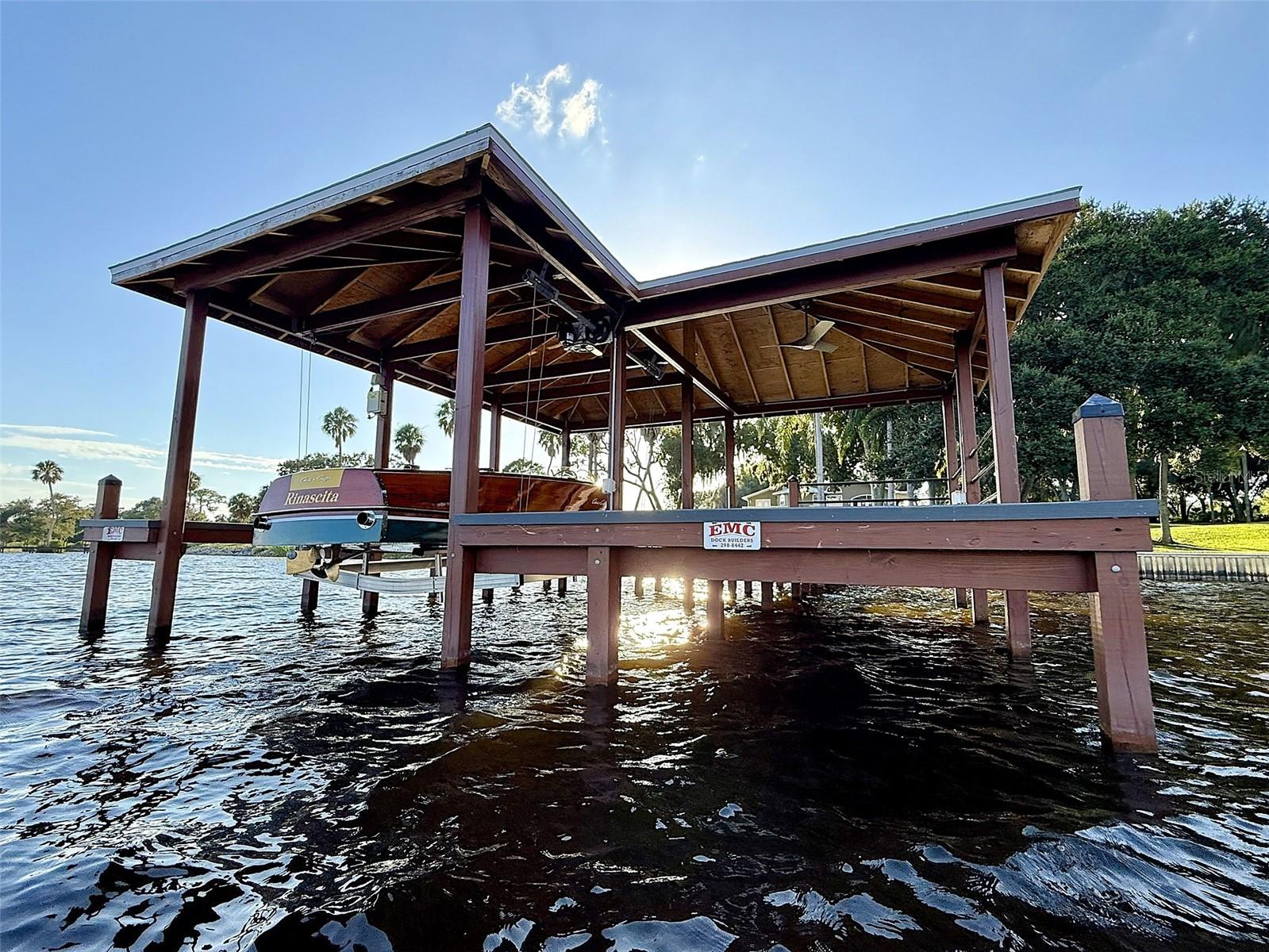 WALK/WATER LAKE ESTATES PH 3 UN 4 - Residential