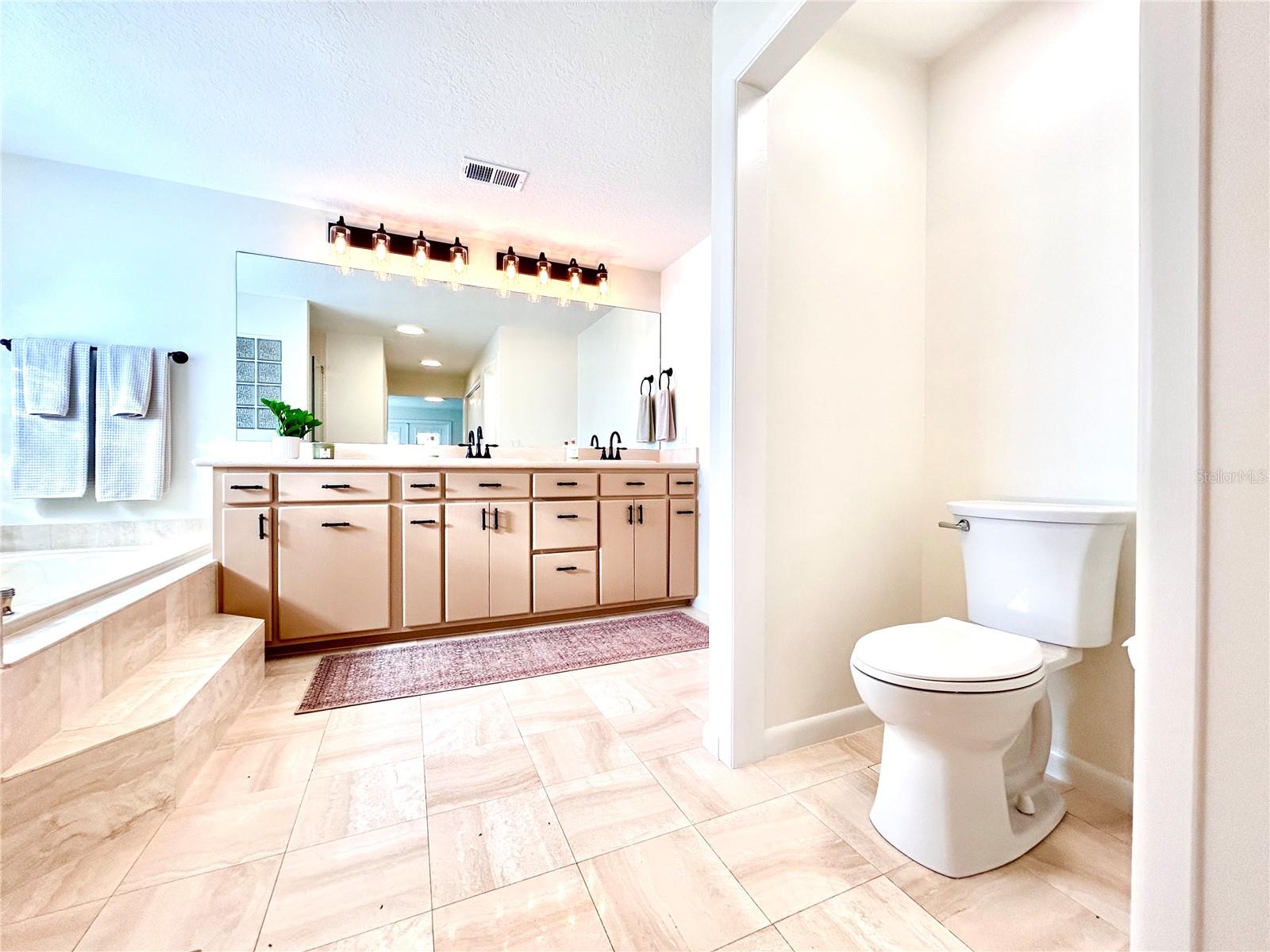 WALK/WATER LAKE ESTATES PH 3 UN 4 - Residential