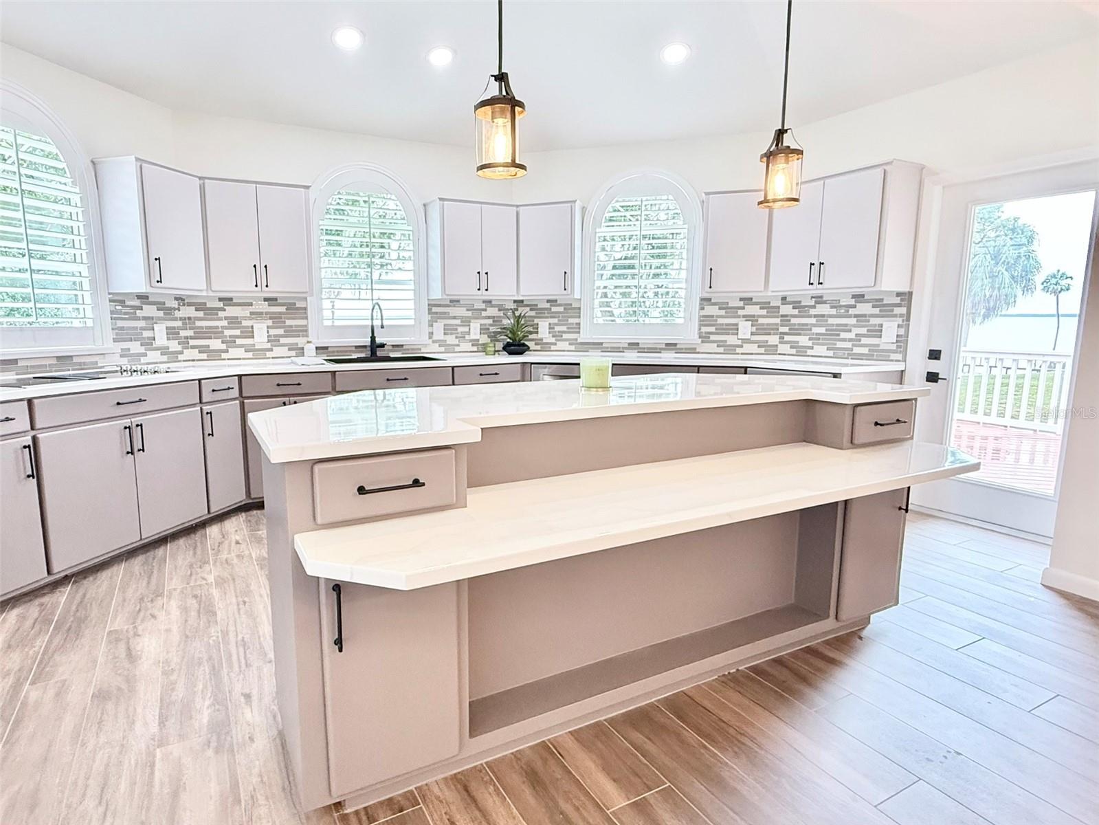 WALK/WATER LAKE ESTATES PH 3 UN 4 - Residential