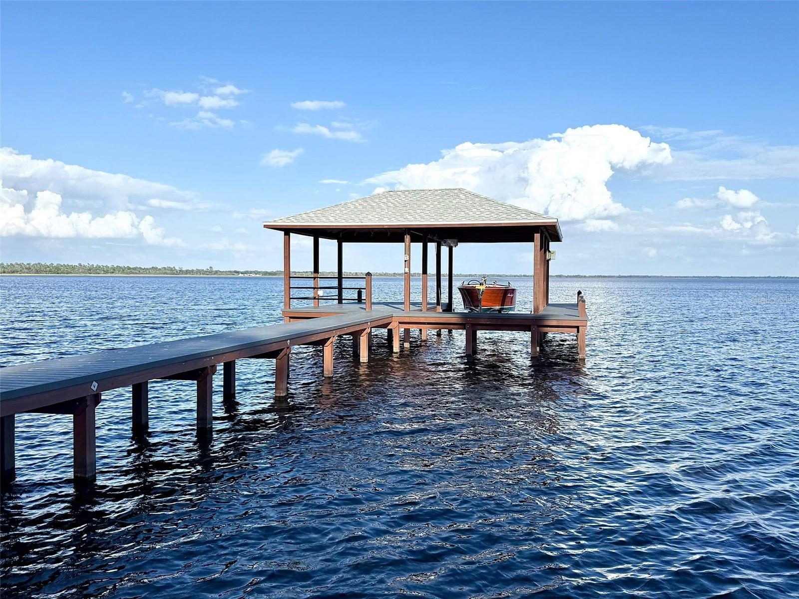 WALK/WATER LAKE ESTATES PH 3 UN 4 - Residential