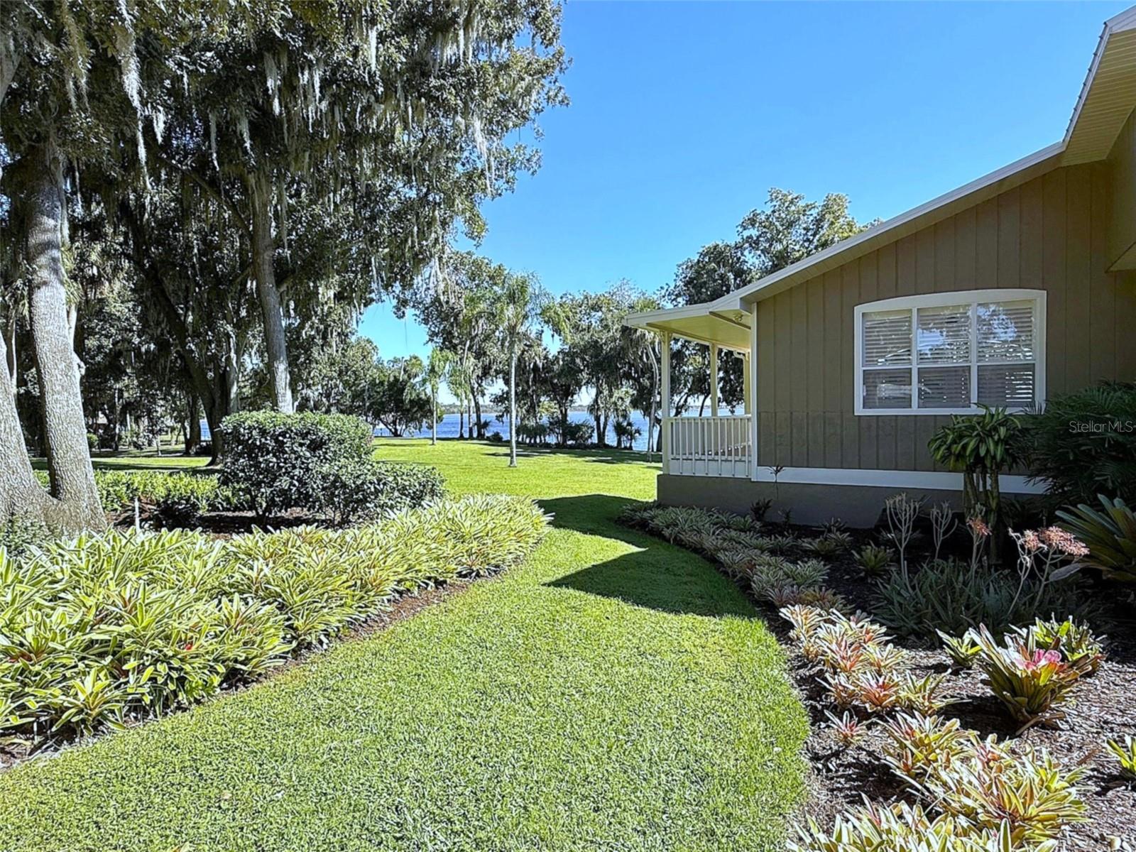 WALK/WATER LAKE ESTATES PH 3 UN 4 - Residential