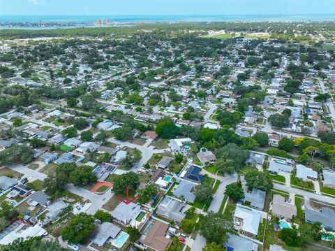 A home in SEMINOLE