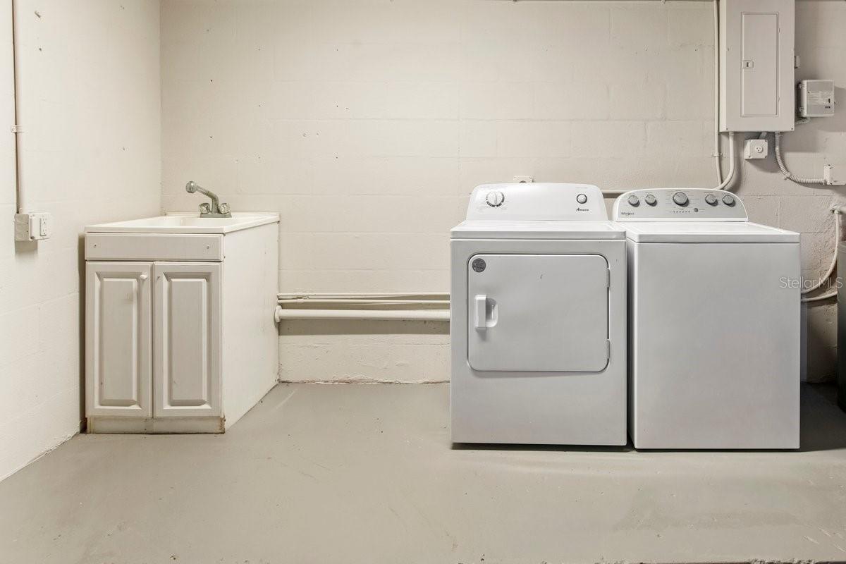 SOUTH VENICE - Residential