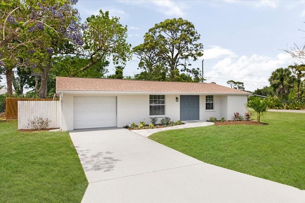 Photo of 1160 Olympia Road, Venice, FL 34293 (MLS # N6144010)