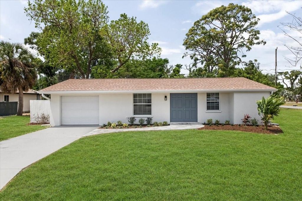 Photo of 1160 Olympia Road, Venice, FL 34293 (MLS # N6144010)