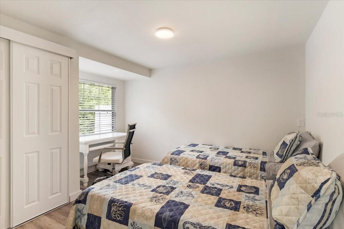 SOUTH VENICE - Residential