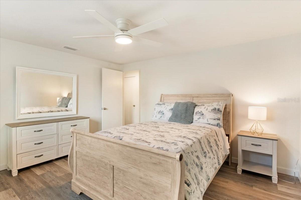 SOUTH VENICE - Residential