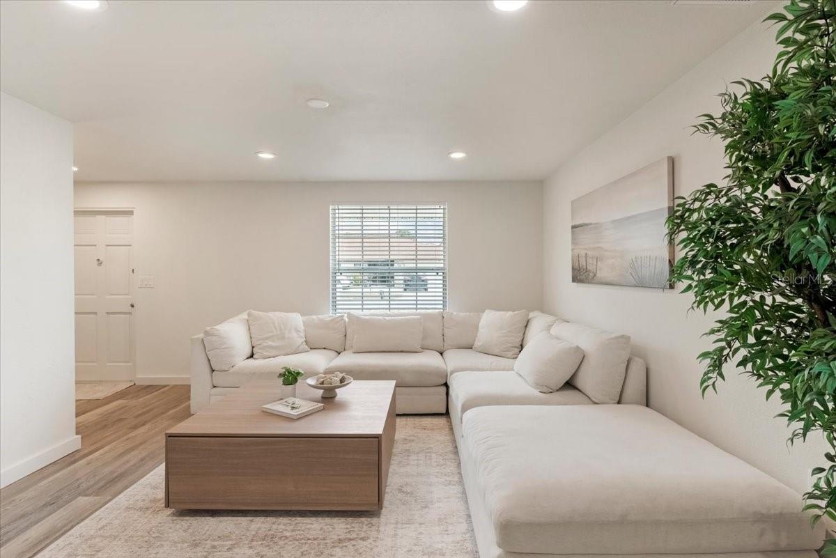 SOUTH VENICE - Residential