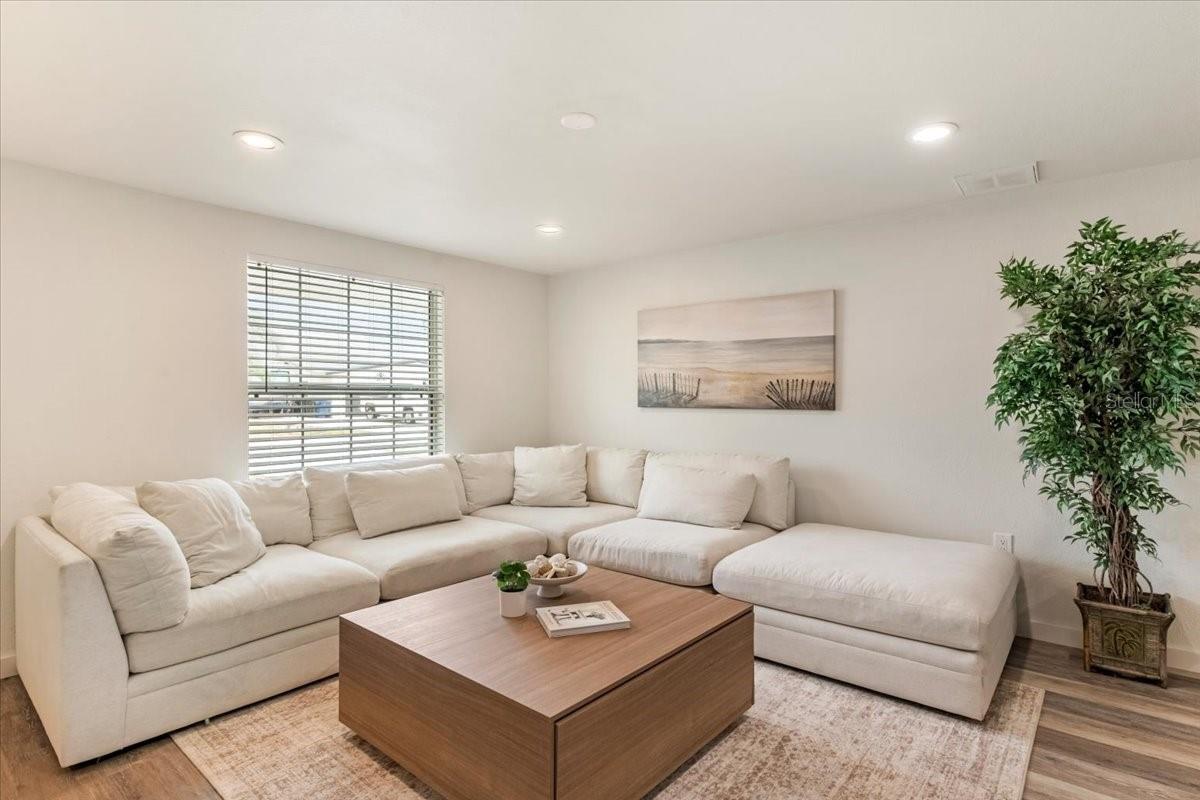 SOUTH VENICE - Residential