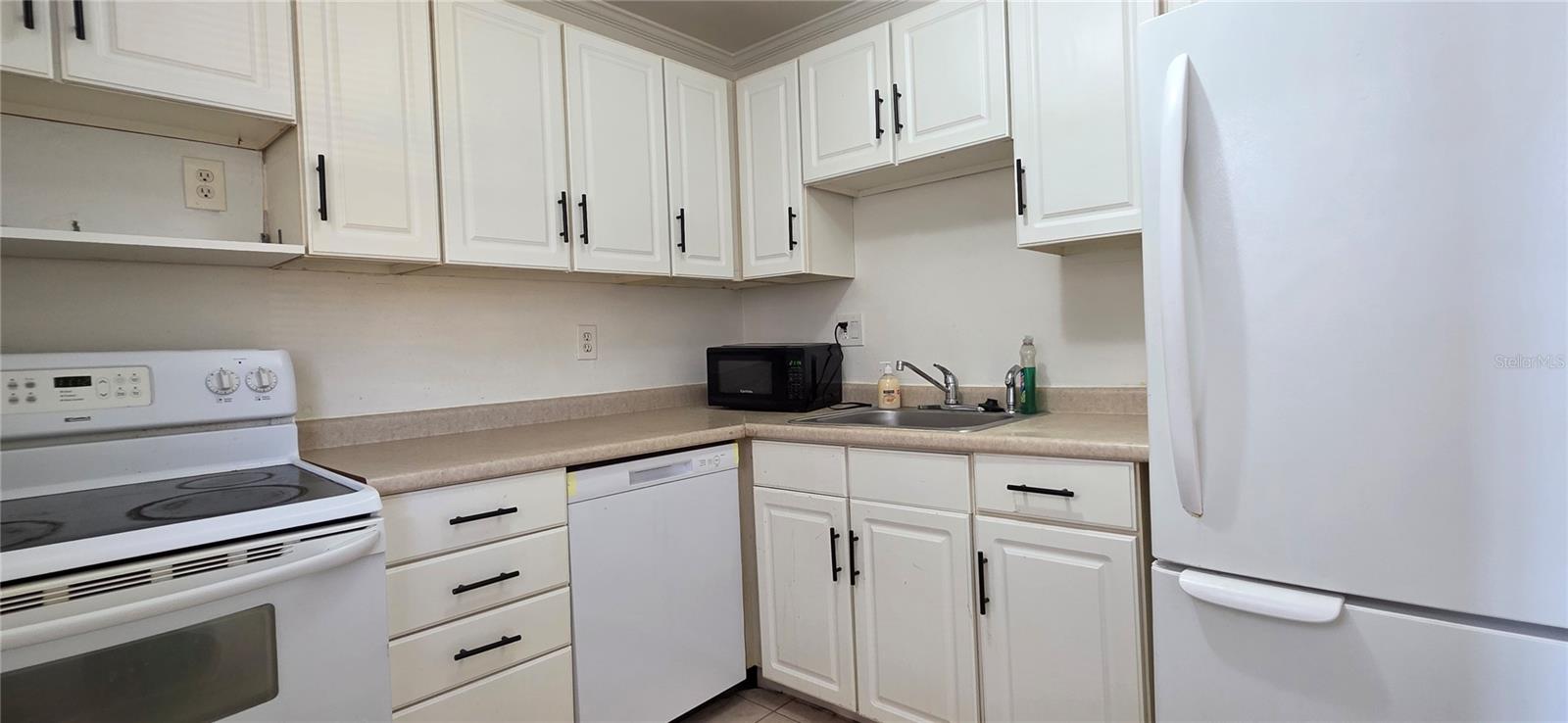 DAYTONA BEACH GOLF & COUNTRY CLUB - Residential Lease