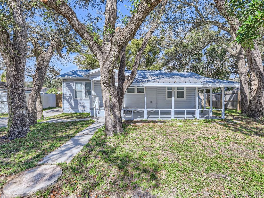 Photo of 808 E Orchid Avenue, Tampa, FL 33612 (MLS # TB8474123)